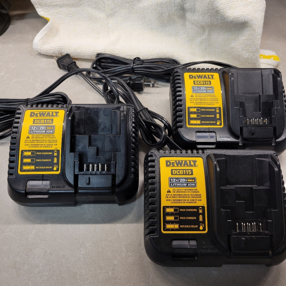 DeWalt Battery Chargers. DCB115 12V/20V Li-Ion 4amp 120V AC. Rarely used.